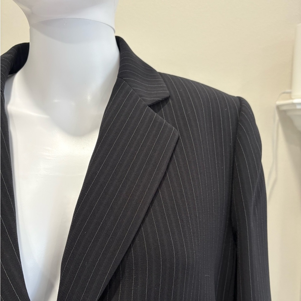 Tahari Arthur S Levine Pinstripe Blazer Womens Petite Size 14, 2 Button Jacket - Picture 3 of 12